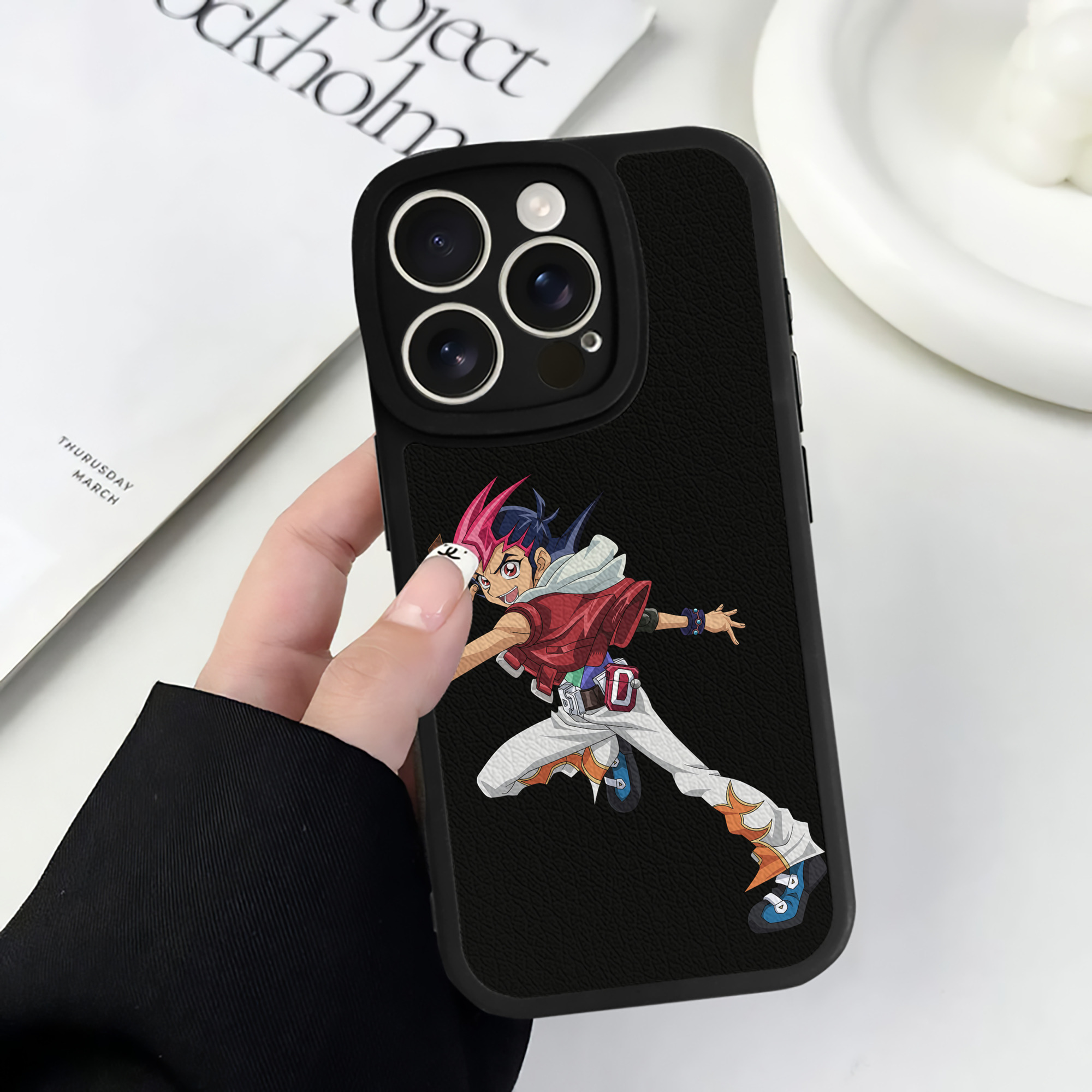 遊☆戯☆王 Yu-Gi-Oh! 【iPhone 16シリーズ対応】シリコンスマホケース（レザー調） 材質：シリコン